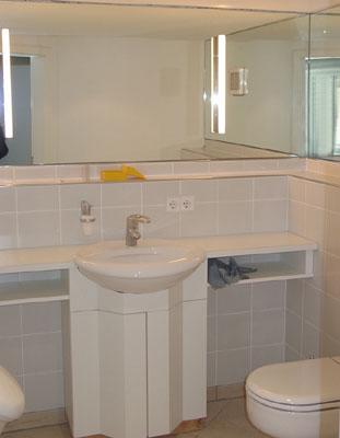 Waschplatz WC creme weiß